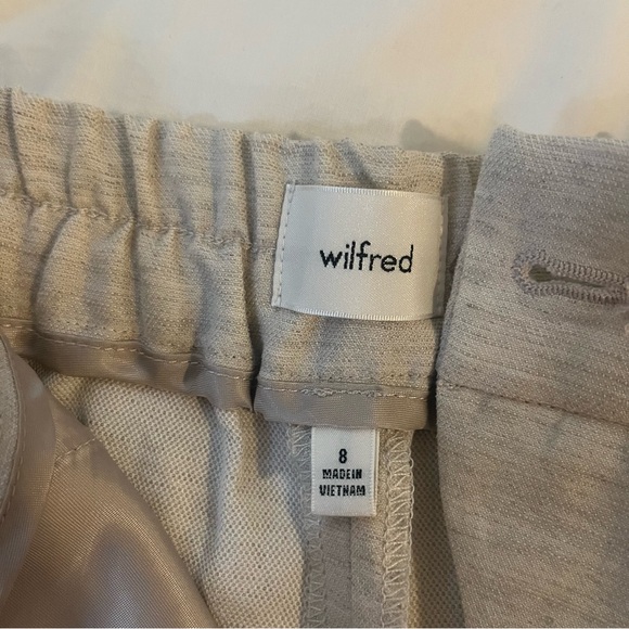 NWT Aritzia Wilfred High Rise "Fable" Linen Shorts, size 8 - Picture 4 of 10